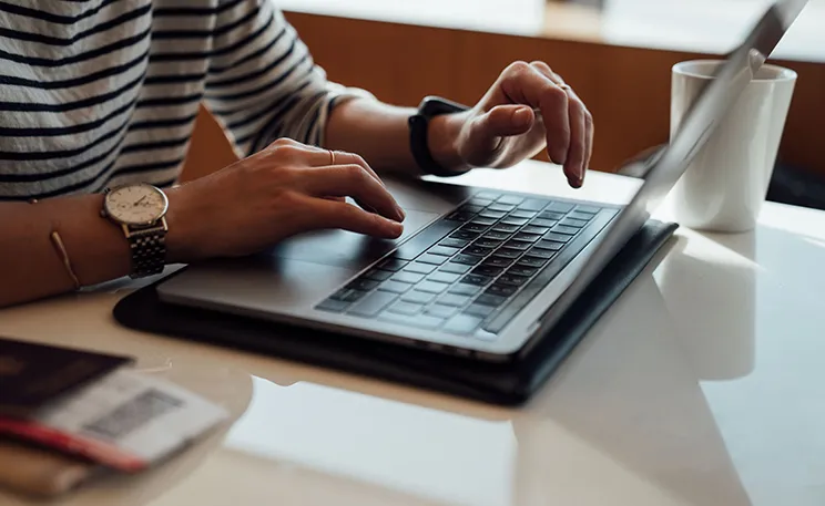 User preparing to book SSSTS course online with COSAC
